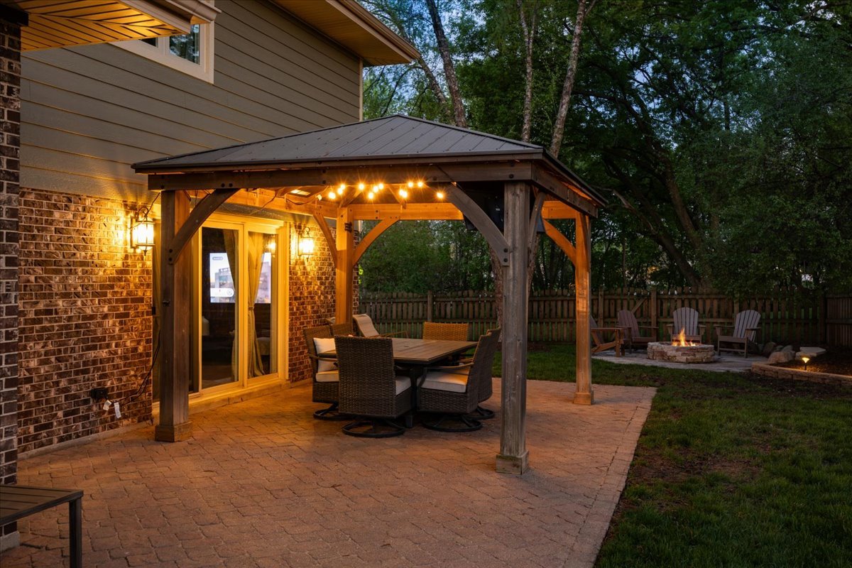 534 Summit Drive Schaumburg IL 60193