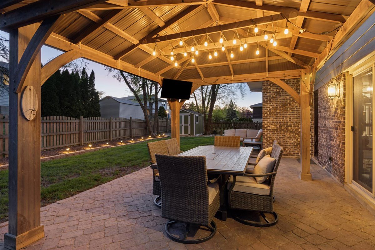 534 Summit Drive Schaumburg IL 60193
