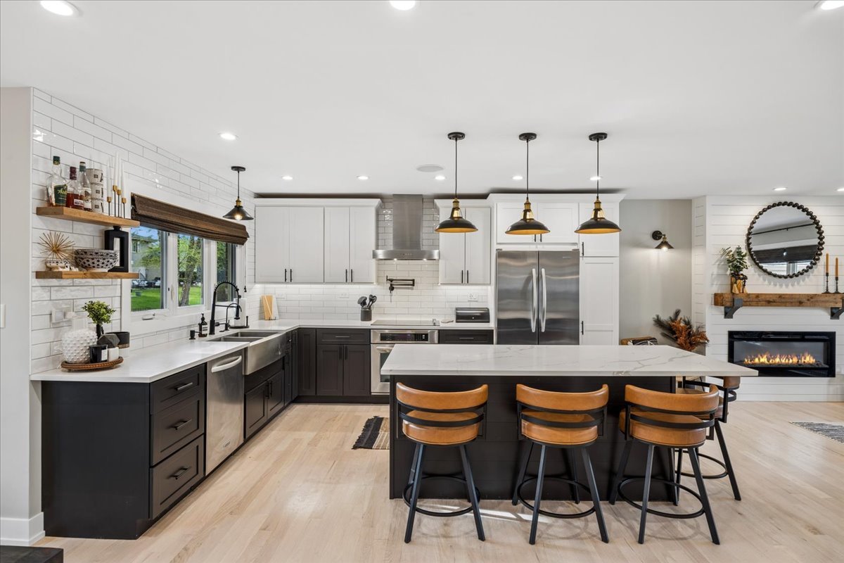 534 Summit Drive Schaumburg IL 60193