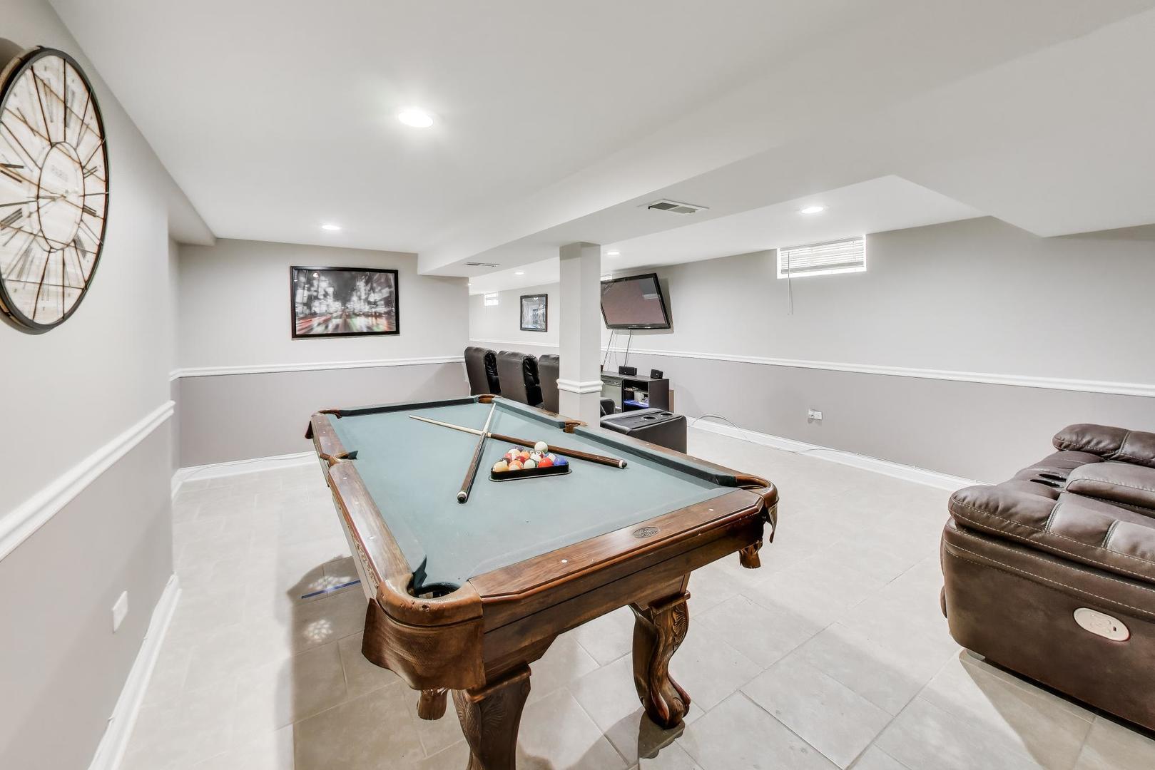 431 West 98th Street Chicago IL 60628