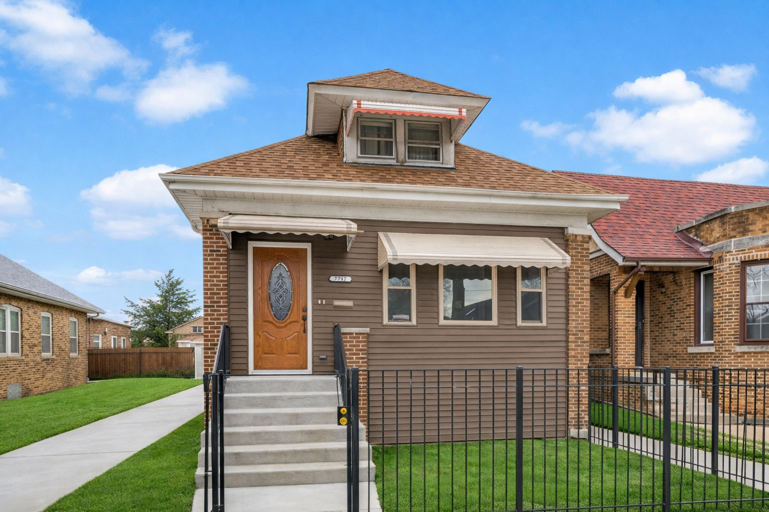 7717 South Luella Avenue Chicago IL 60649