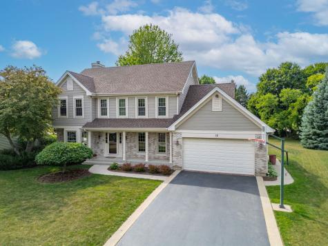 12 White Oak Court Algonquin IL 60102