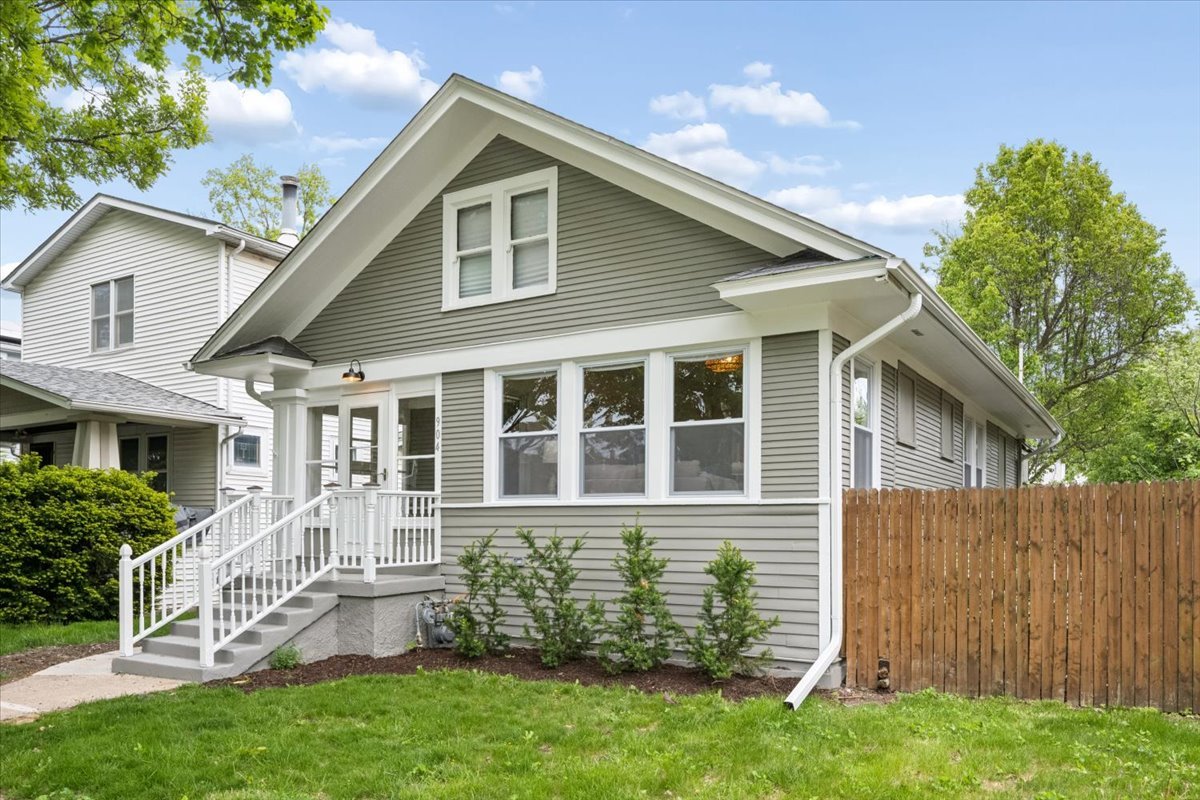 904 Hayes Avenue Oak Park IL 60302