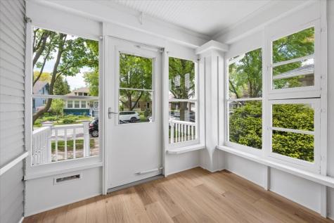 904 Hayes Avenue Oak Park IL 60302