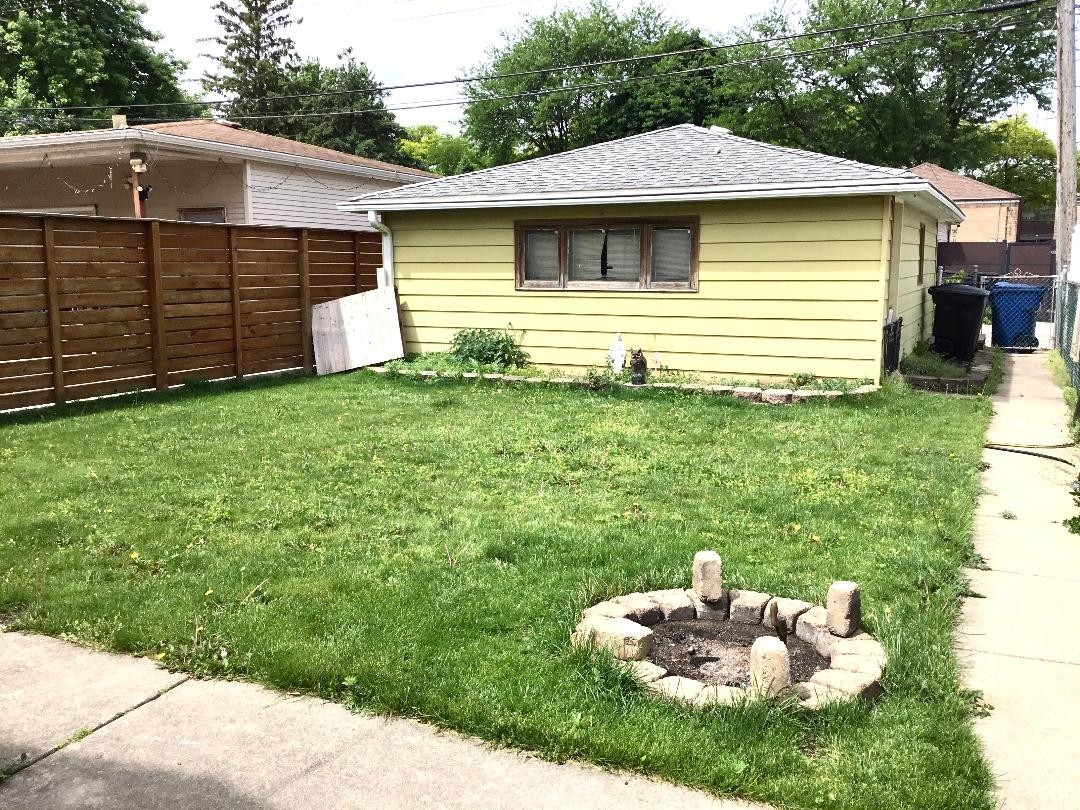 4812 South Leclaire Avenue Chicago IL 60638