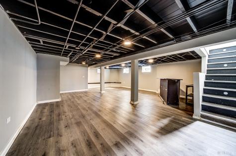 2953 180TH Street Lansing IL 60438