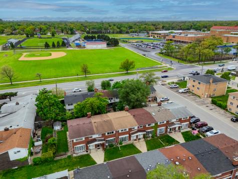 8810 Robin Drive Des Plaines IL 60016
