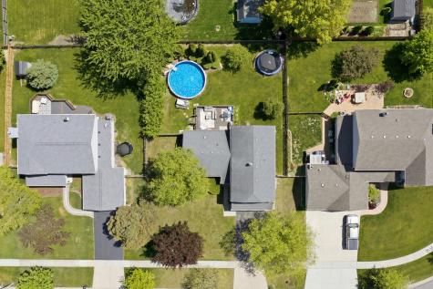 811 Westbury Drive Algonquin IL 60102