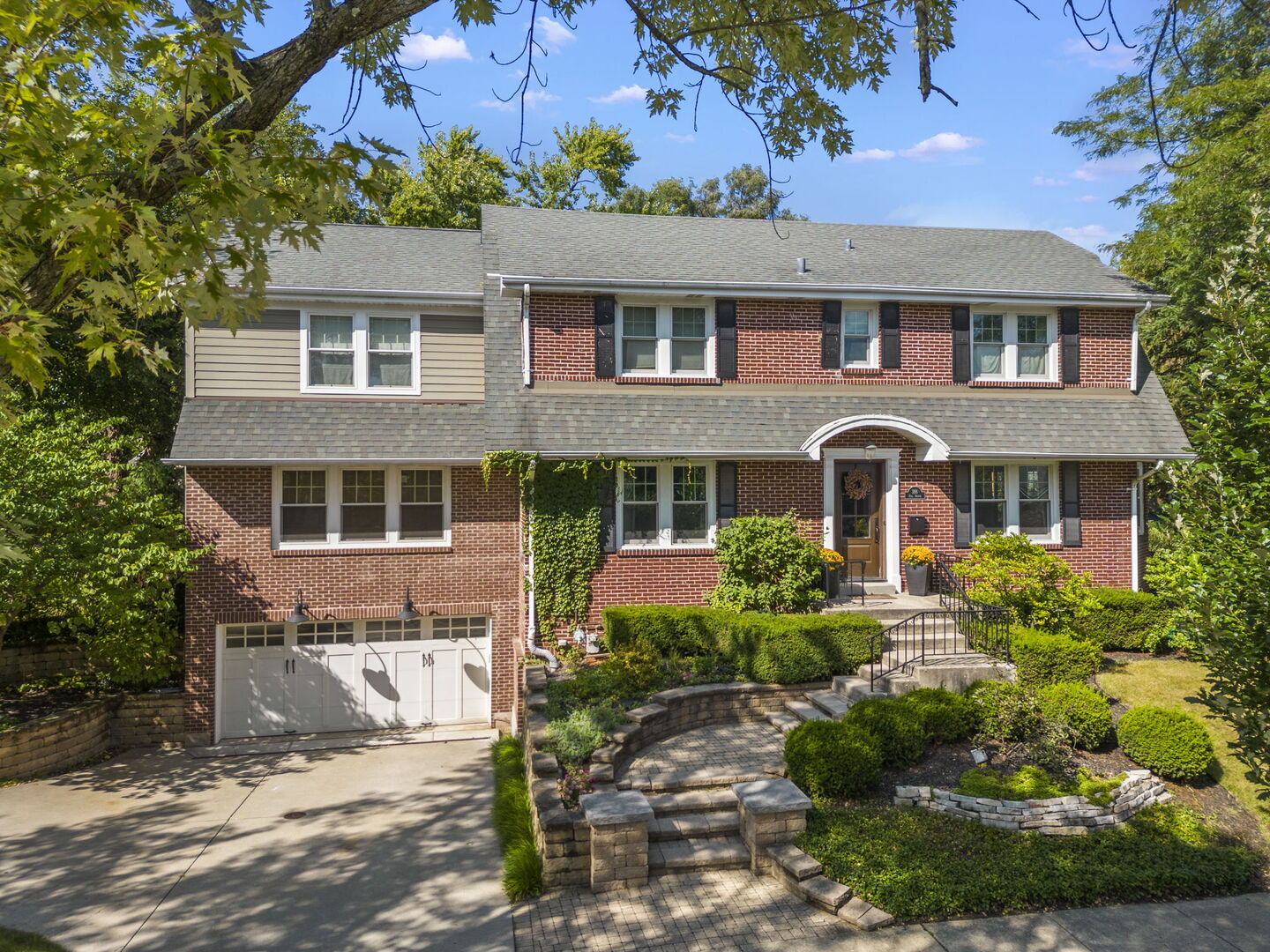 388 Hill Avenue Glen Ellyn IL 60137