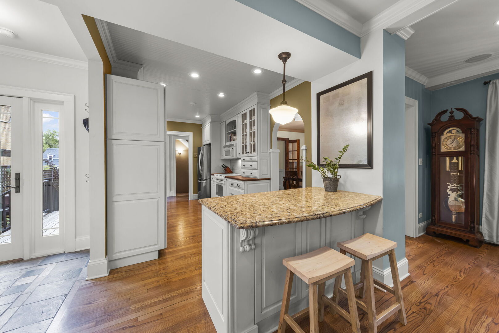 388 Hill Avenue Glen Ellyn IL 60137