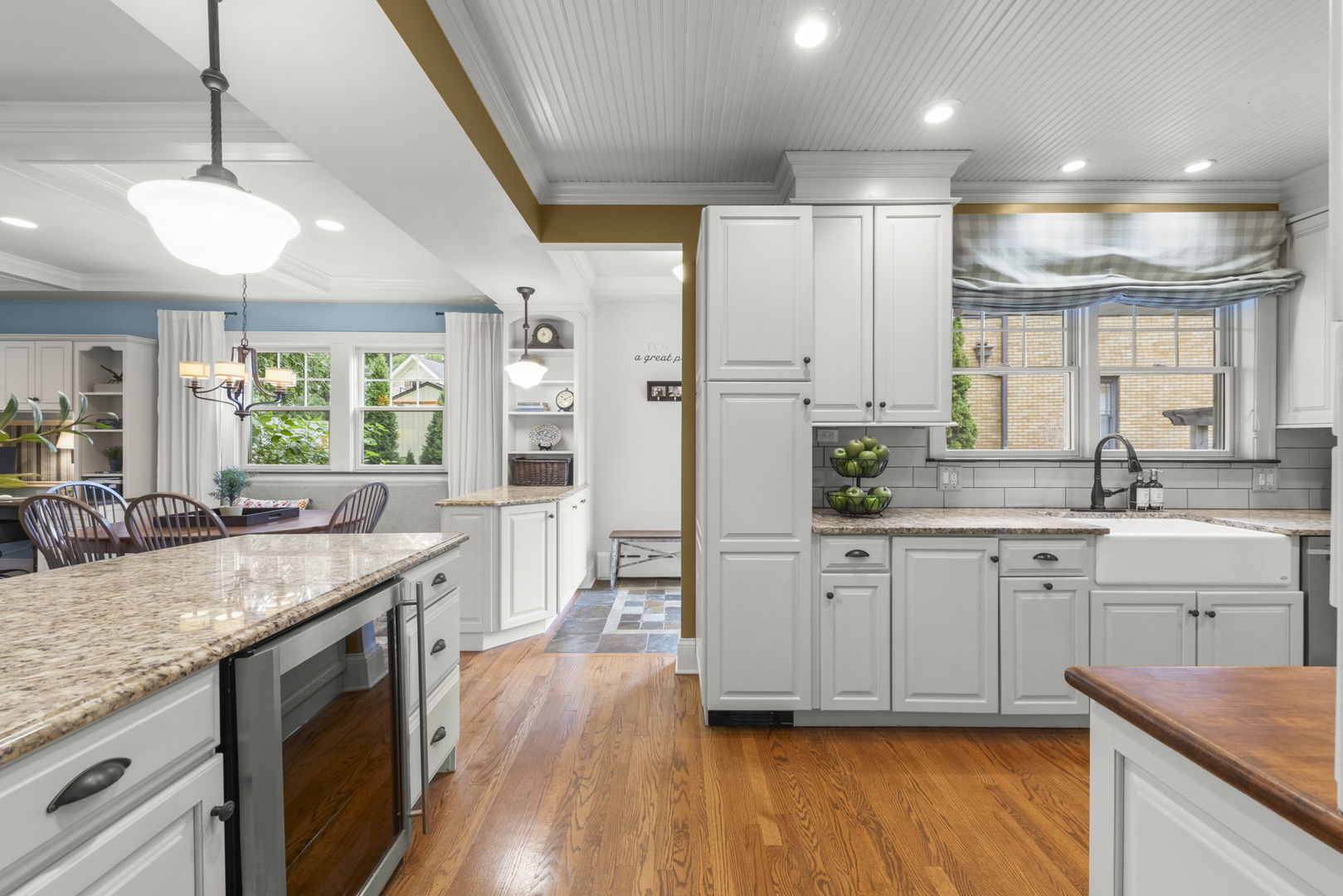 388 Hill Avenue Glen Ellyn IL 60137