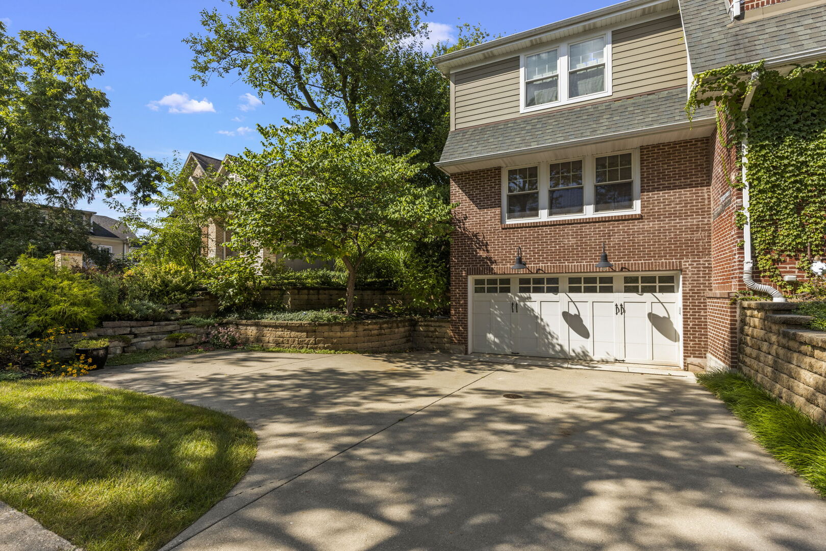 388 Hill Avenue Glen Ellyn IL 60137