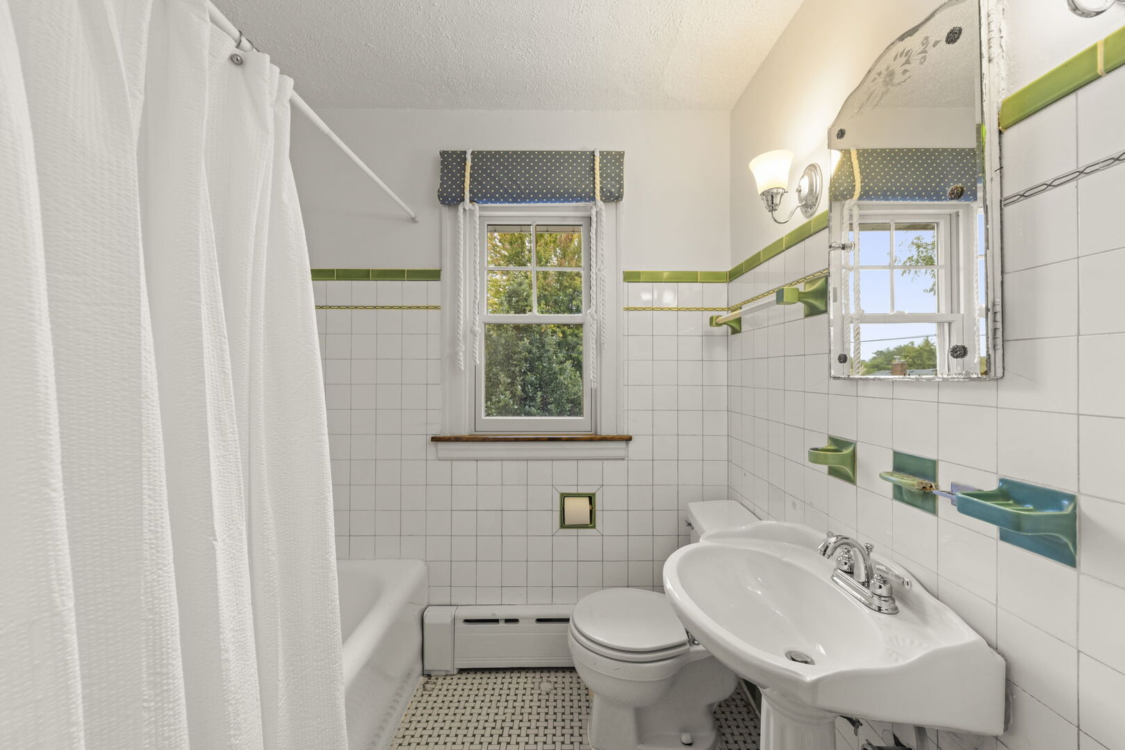 388 Hill Avenue Glen Ellyn IL 60137