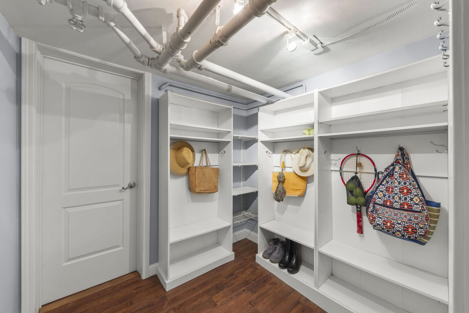 388 Hill Avenue Glen Ellyn IL 60137