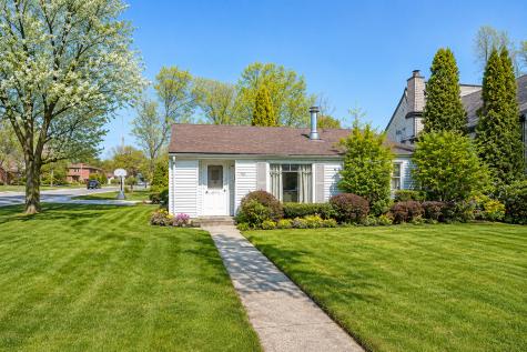 951 Hemlock Street Deerfield IL 60015