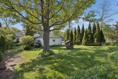 951 Hemlock Street Deerfield IL 60015