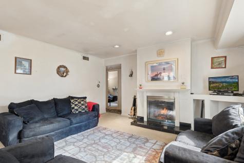 951 Hemlock Street Deerfield IL 60015