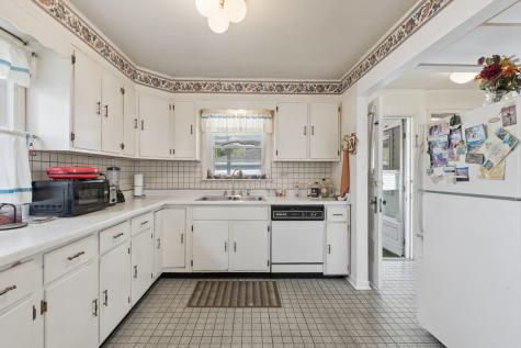 951 Hemlock Street Deerfield IL 60015