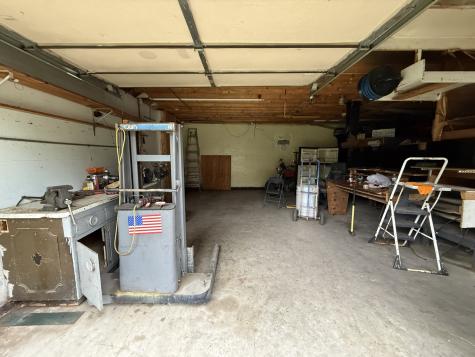 141 South Oakdale Avenue Kankakee IL 60901