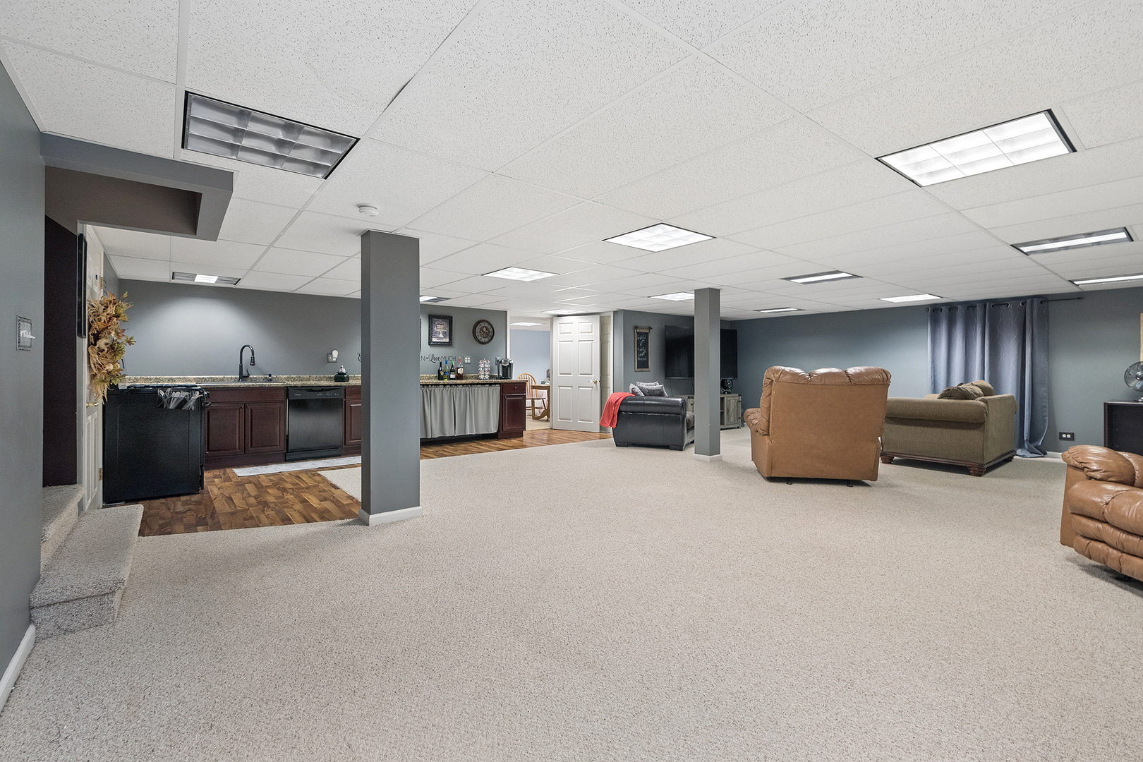 437 North Kevin Drive Addison IL 60101