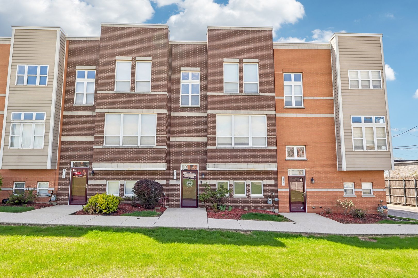 5241 West Galewood Avenue Chicago IL 60639