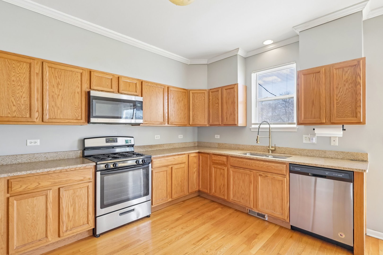5241 West Galewood Avenue Chicago IL 60639