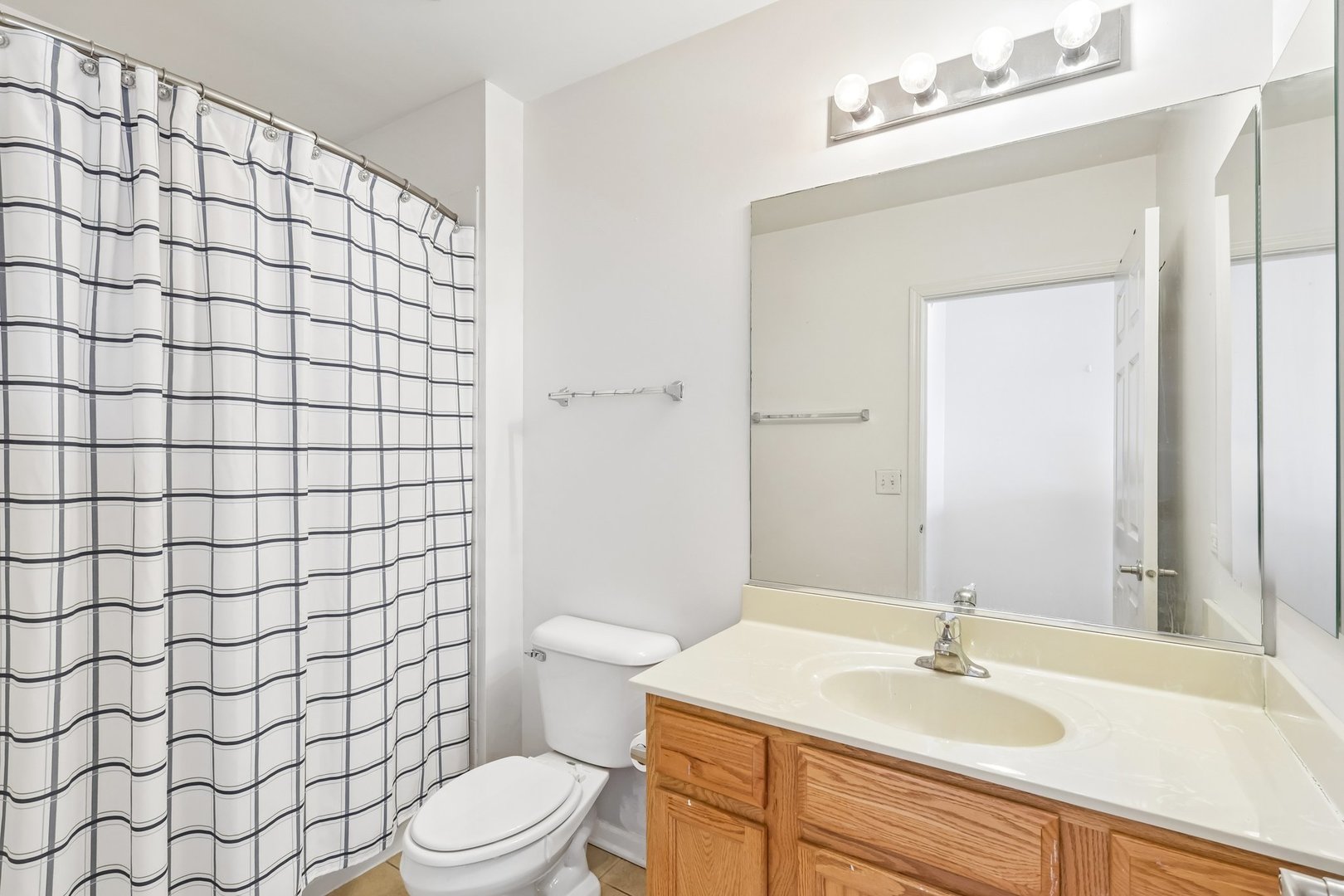 5241 West Galewood Avenue Chicago IL 60639