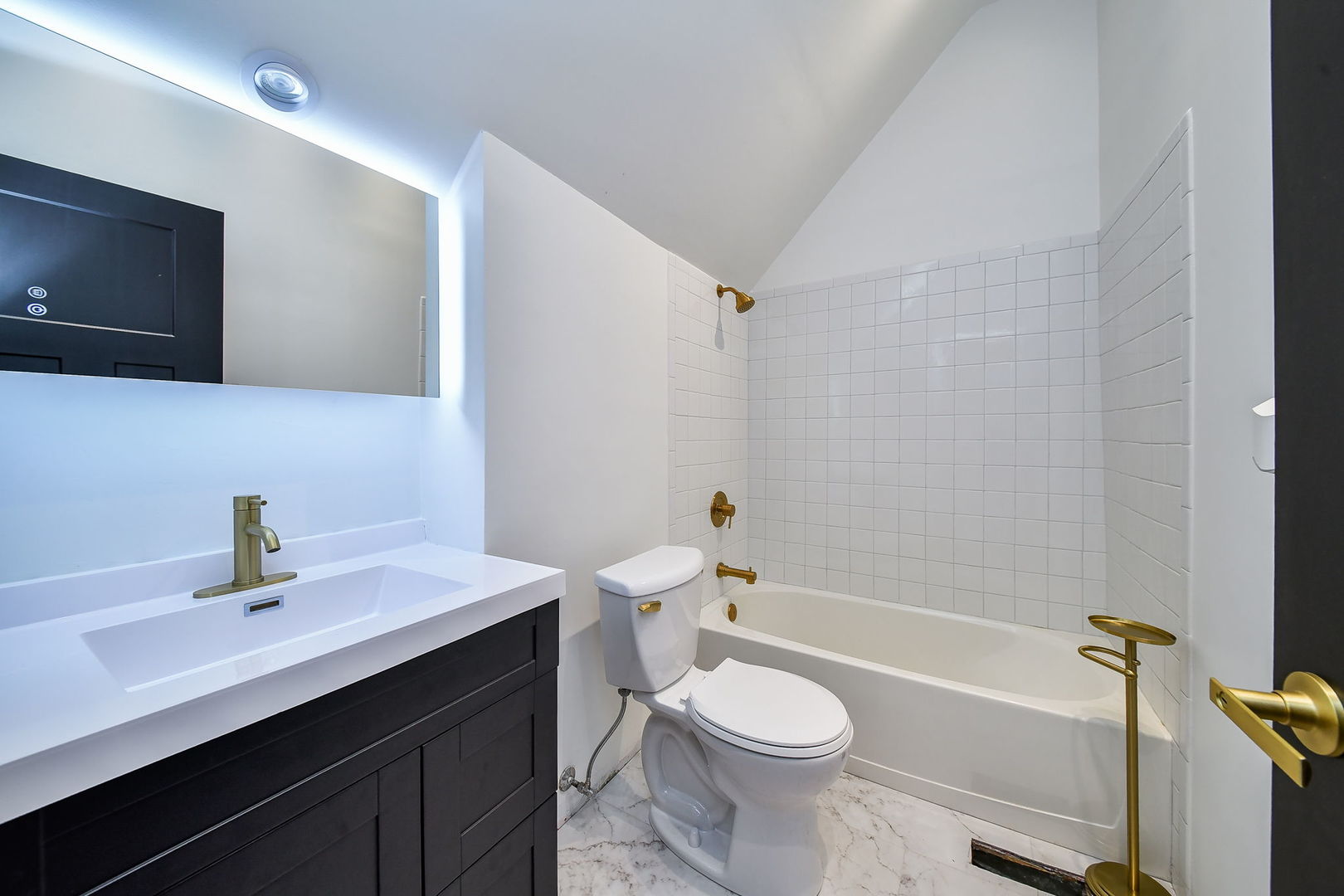 29W475 Candlewood Lane Warrenville IL 60555