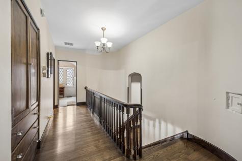 610 North Oak Park Avenue Oak Park IL 60302