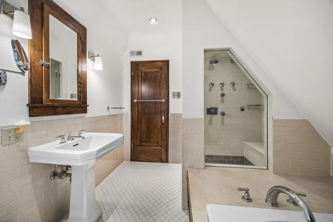 610 North Oak Park Avenue Oak Park IL 60302