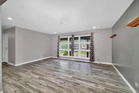 551 Falconridge Way Bolingbrook IL 60440