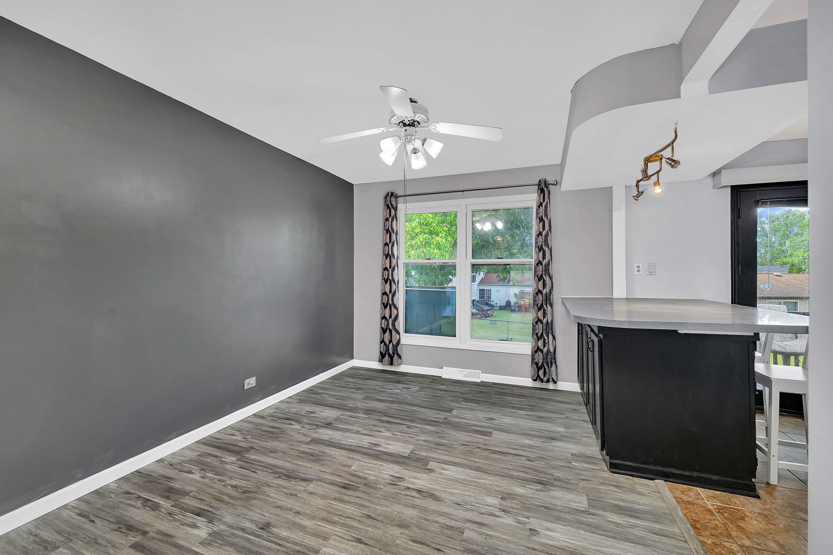 551 Falconridge Way Bolingbrook IL 60440