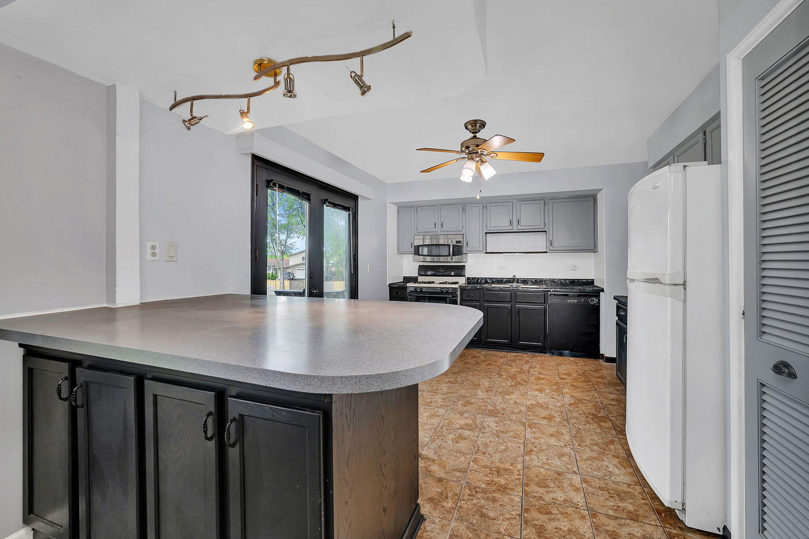 551 Falconridge Way Bolingbrook IL 60440