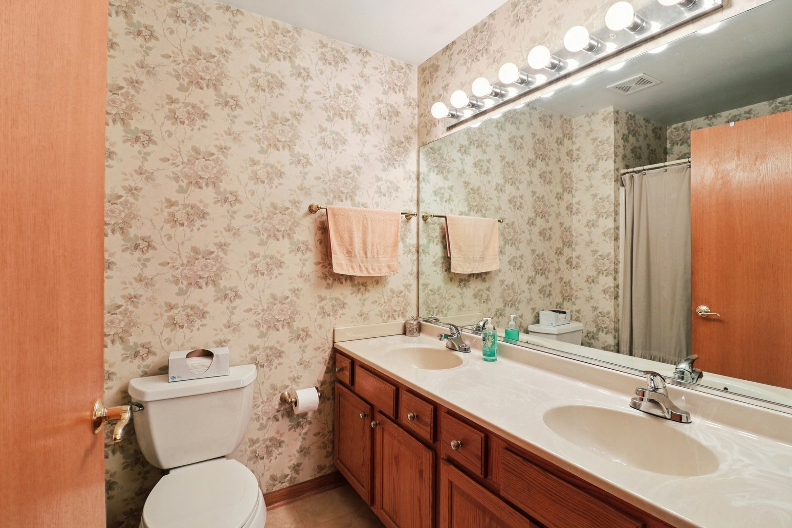 1923 Schomer Court Aurora IL 60505