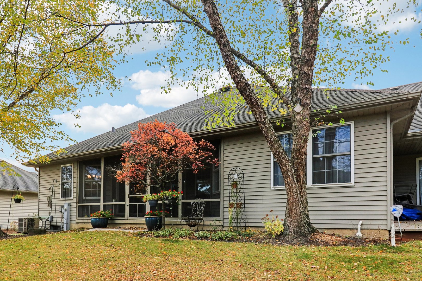 1923 Schomer Court Aurora IL 60505