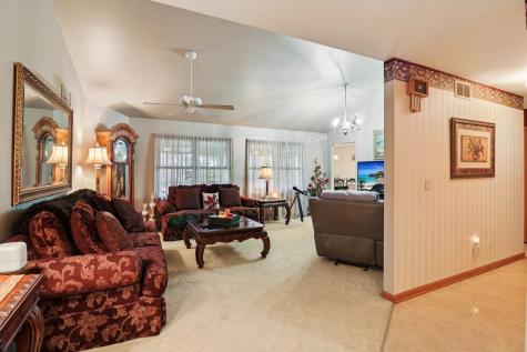 1923 Schomer Court Aurora IL 60505