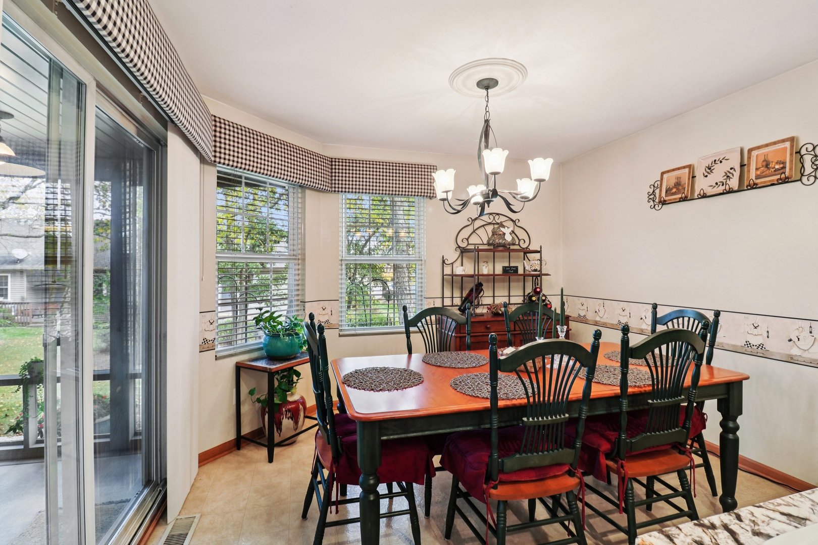 1923 Schomer Court Aurora IL 60505