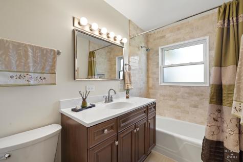 632 Polynesian Drive Des Plaines IL 60016