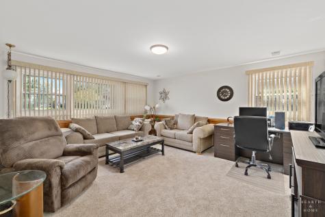 632 Polynesian Drive Des Plaines IL 60016