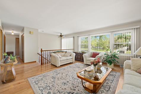 632 Polynesian Drive Des Plaines IL 60016
