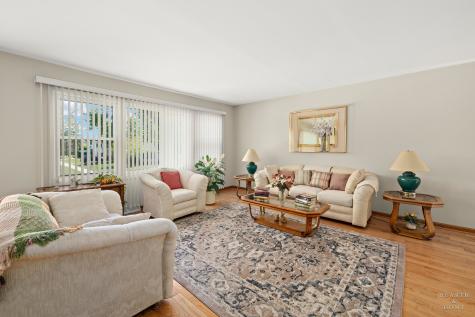 632 Polynesian Drive Des Plaines IL 60016