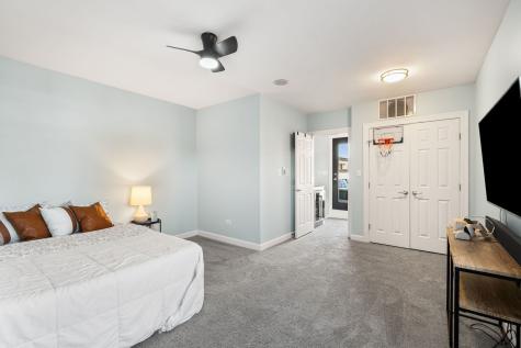 3151 North Honore Street Chicago IL 60657