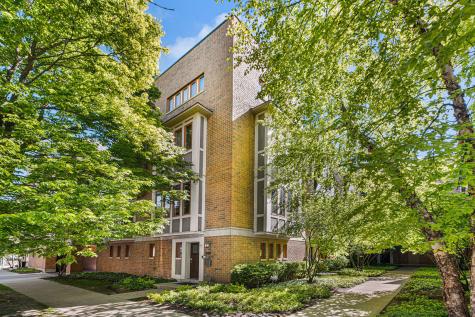 3151 North Honore Street Chicago IL 60657