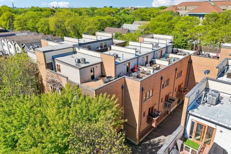 3151 North Honore Street Chicago IL 60657