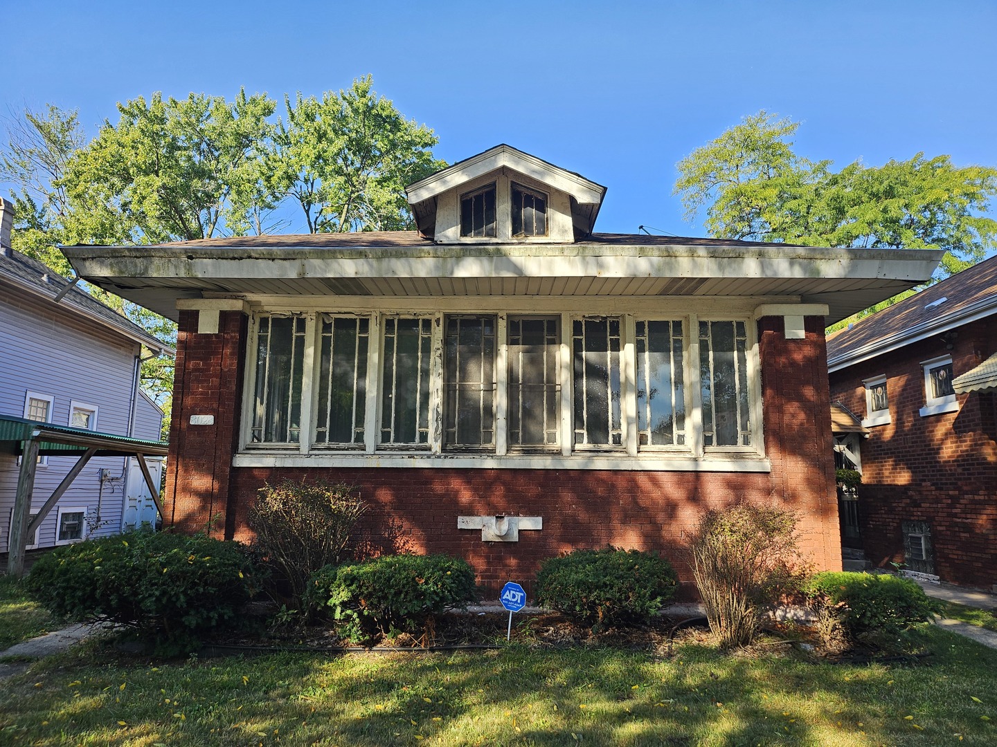 8028 South Bennett Avenue Chicago IL 60617
