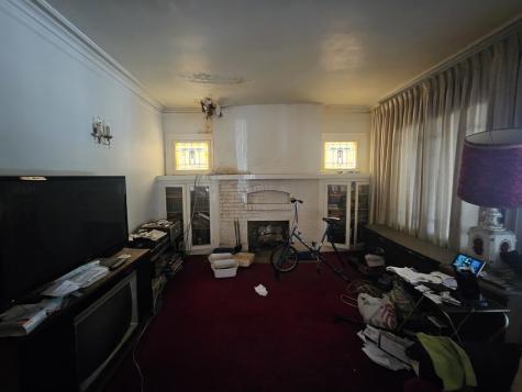 8028 South Bennett Avenue Chicago IL 60617