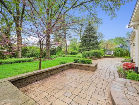 2S560 Seneca Drive Wheaton IL 60189