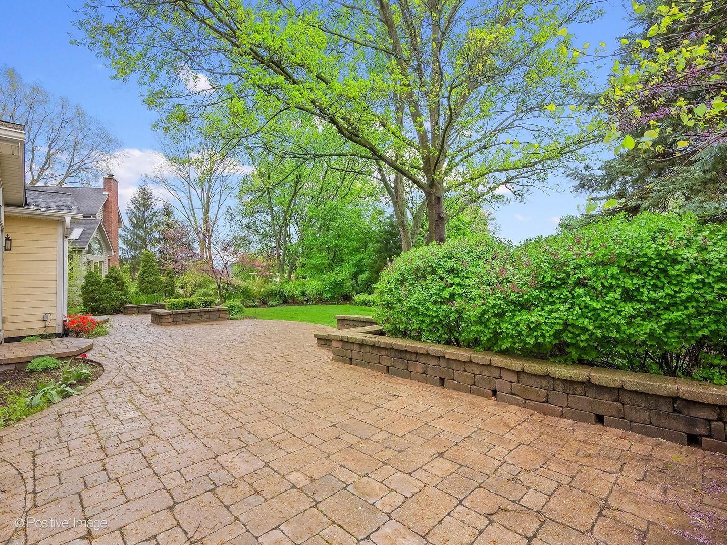 2S560 Seneca Drive Wheaton IL 60189