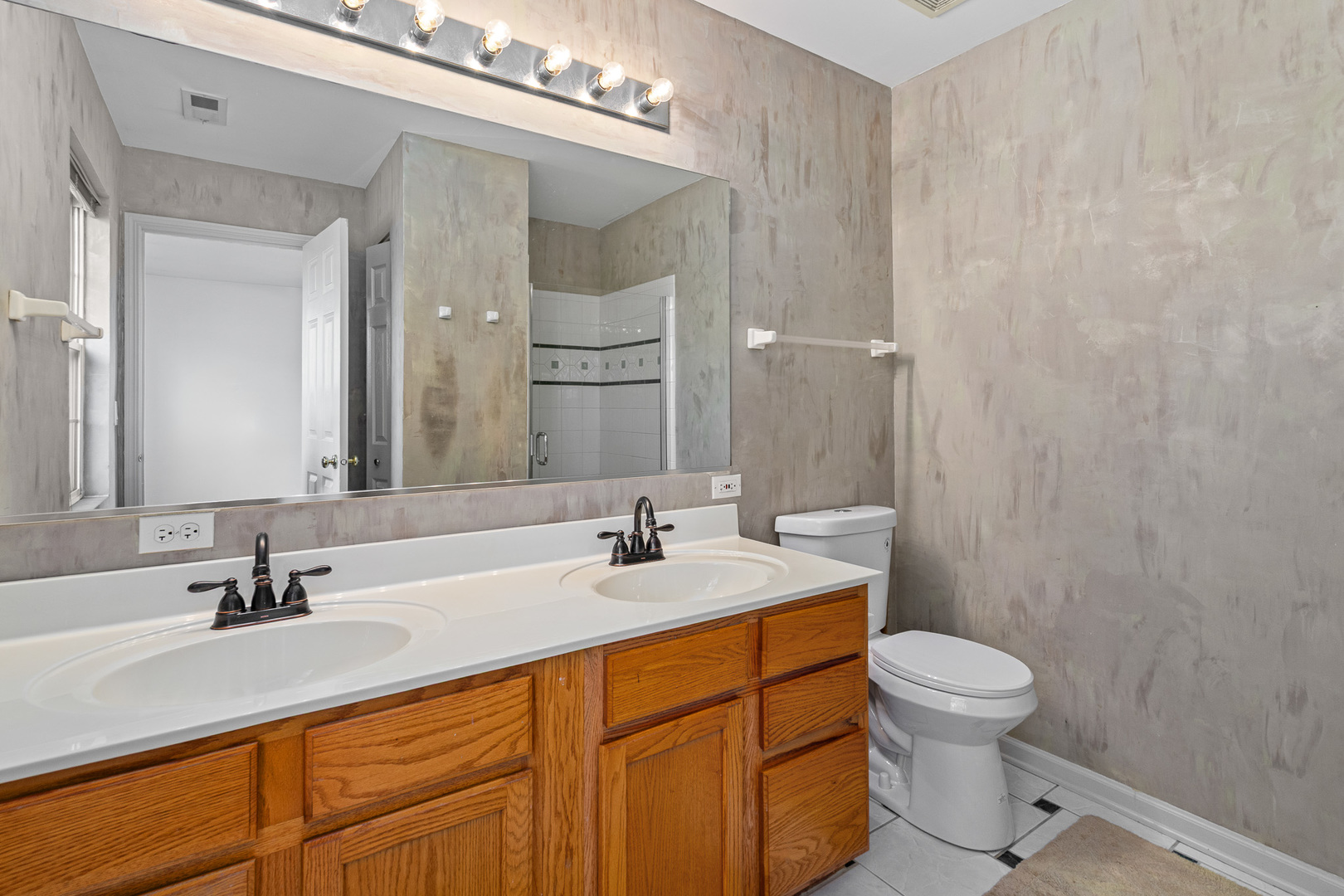 577 Greystone Lane Bolingbrook IL 60440