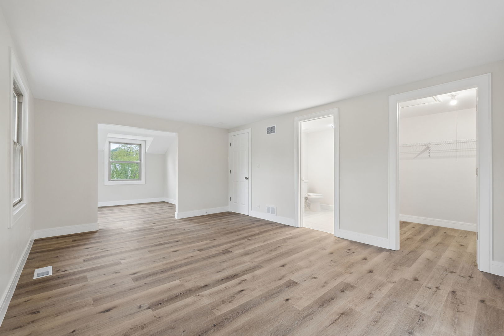 904 Iroquois Avenue Naperville IL 60563